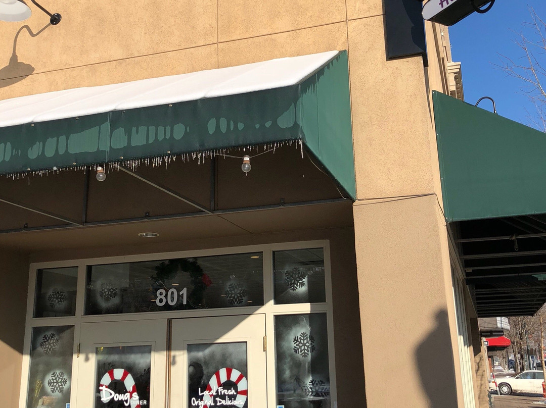 格里利餐馆和美食-Doug's Diner