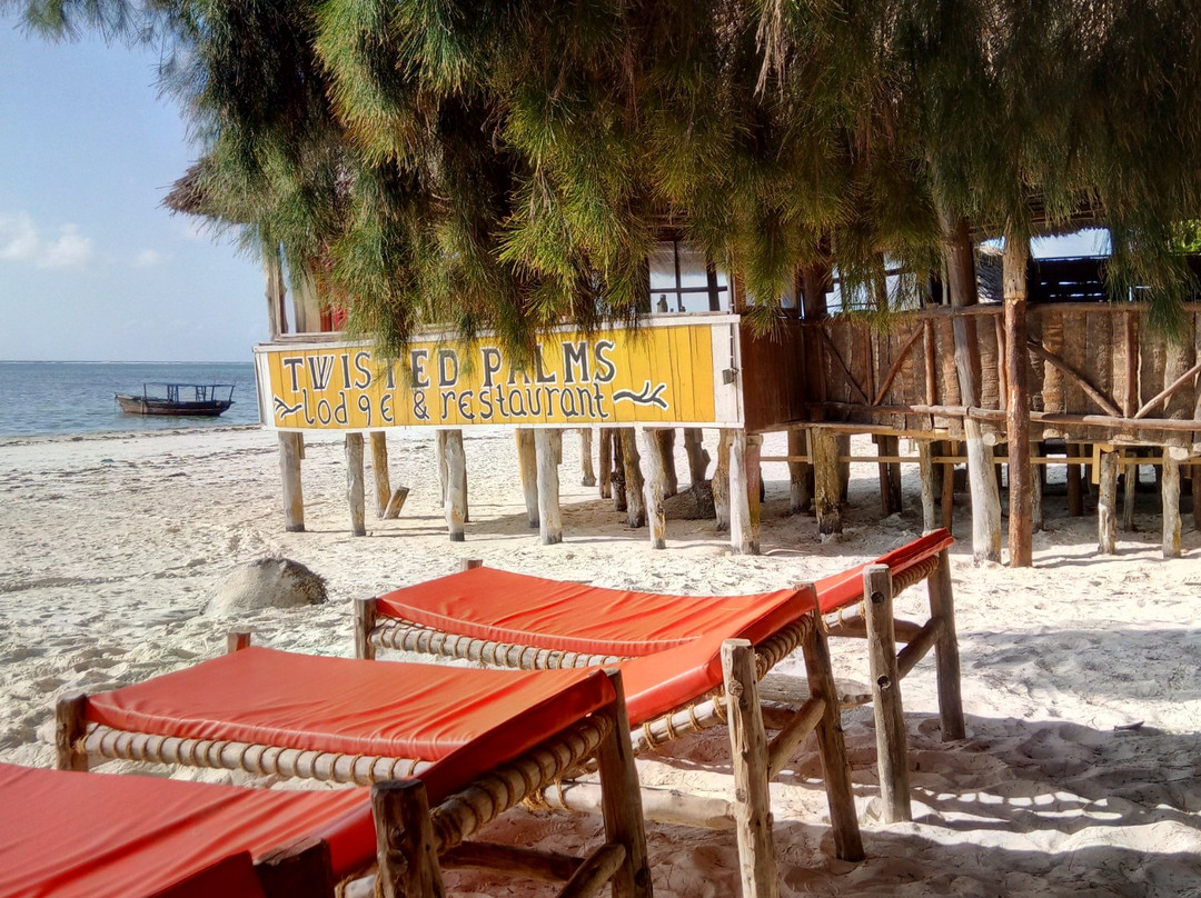 Twisted Palms Lodge & Restaurant