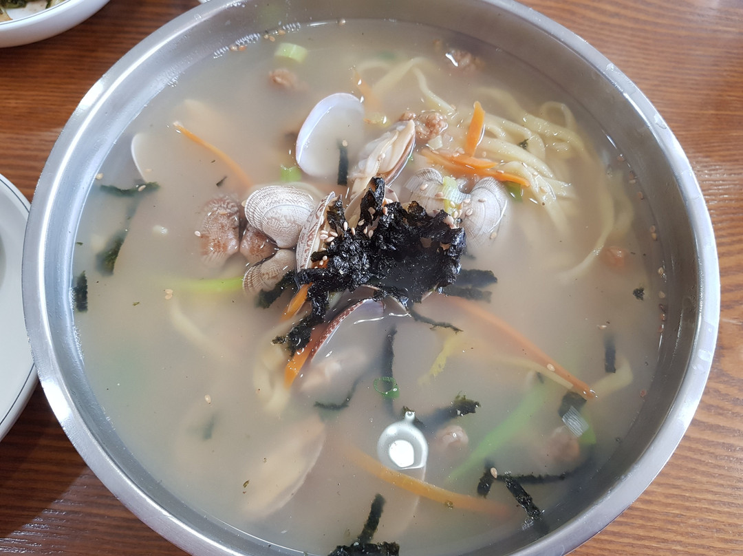 시골홍두깨칼국수