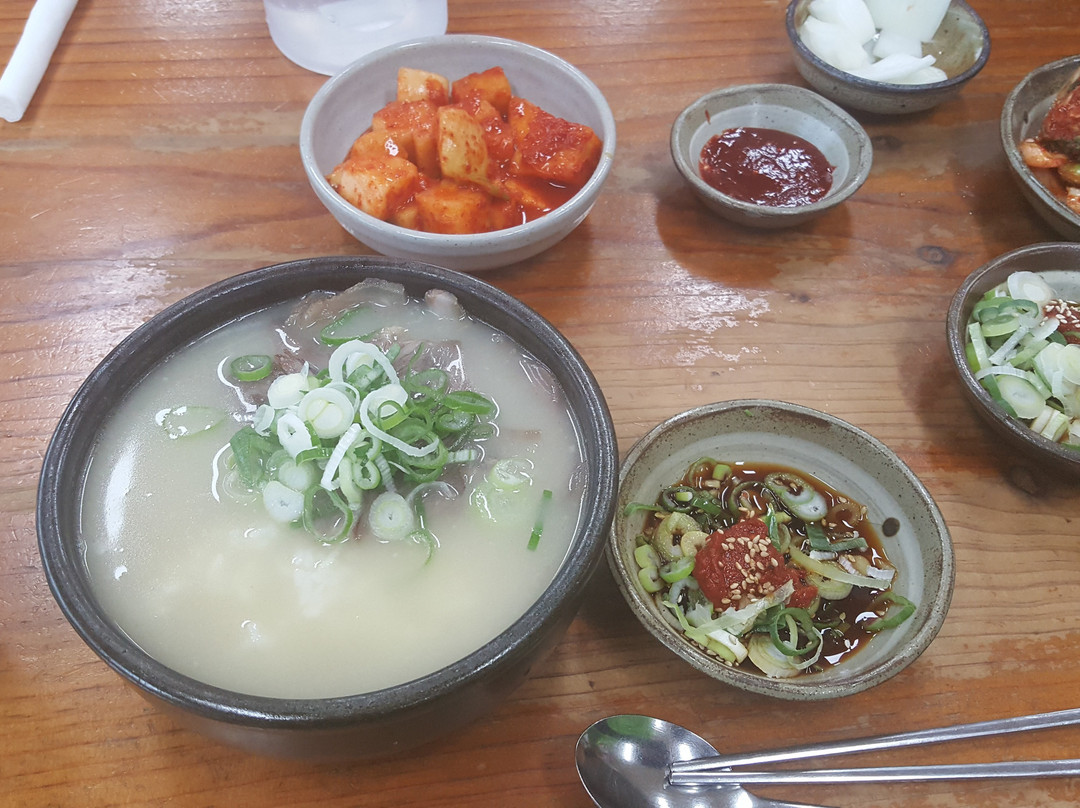 光州市餐馆和美食-Choemija Someori Gukbap