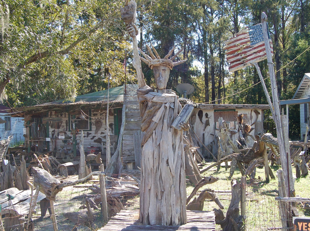 Adam's Cypress Swamp Driftwood Family Museum and Art Gallery景点图片