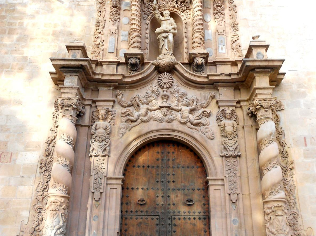 Iglesia de Santiago Apostol景点图片