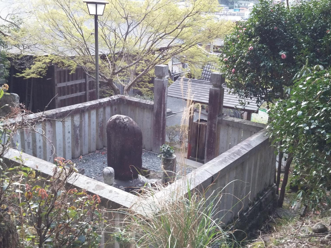Grave of Minamotono Yoriie-伊豆市必去景点
