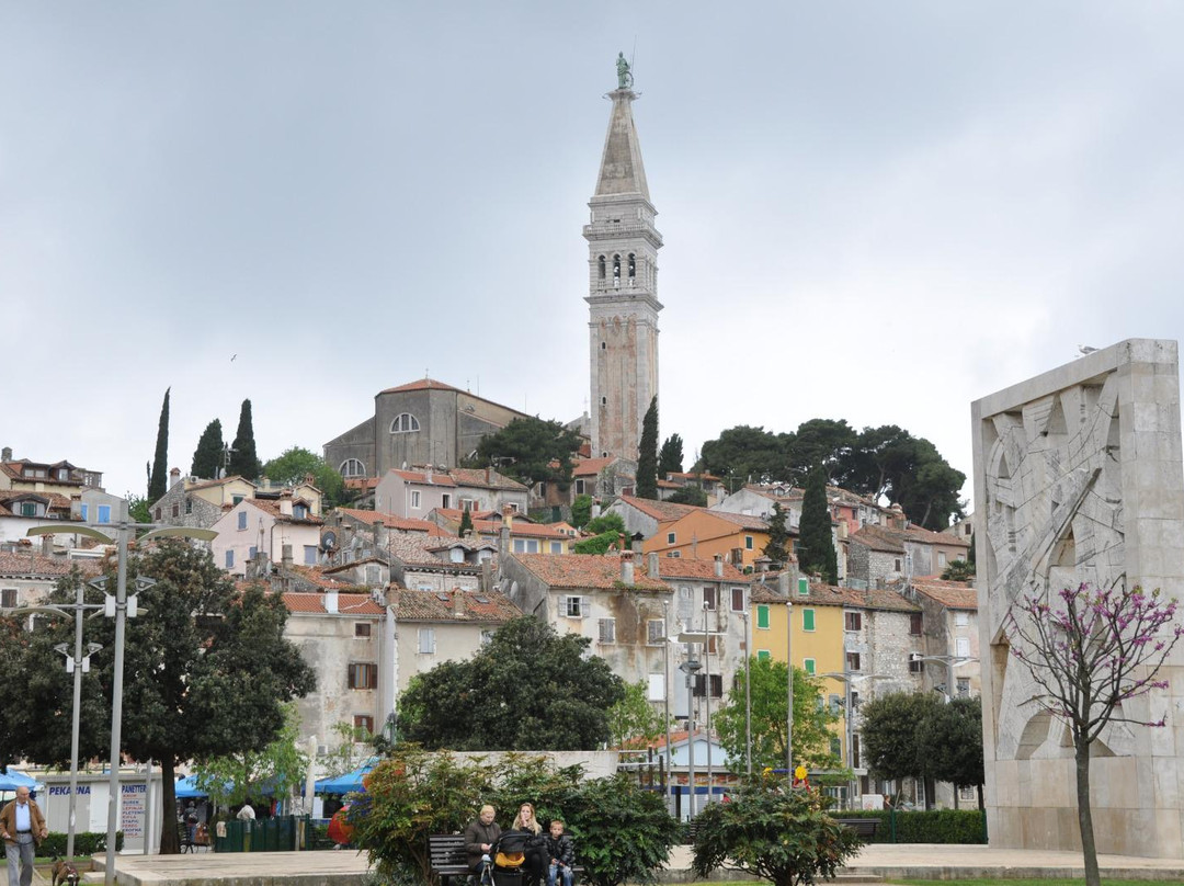 Monument to fallen fighters and victims of Fascist terror-罗维尼必去景点