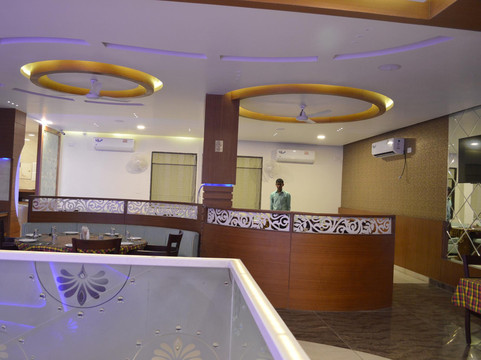 Obra酒店住宿-Hotel Surya Residency