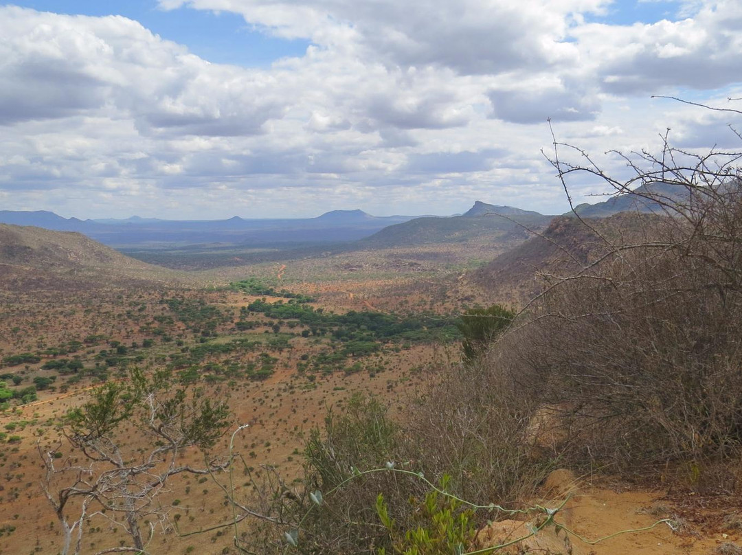 Roaring Rocks-西察沃国家公园必去景点