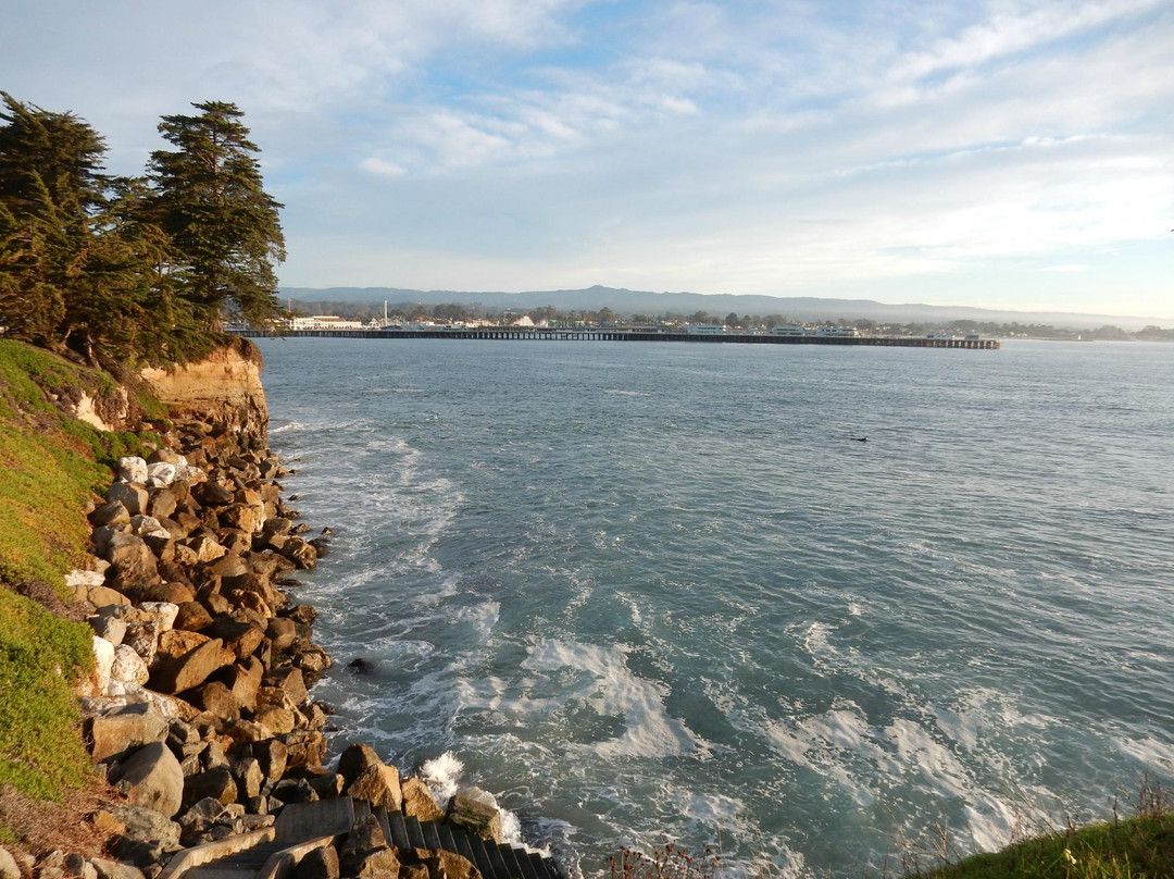 To Honor Surfing Monument-圣克鲁斯必去景点