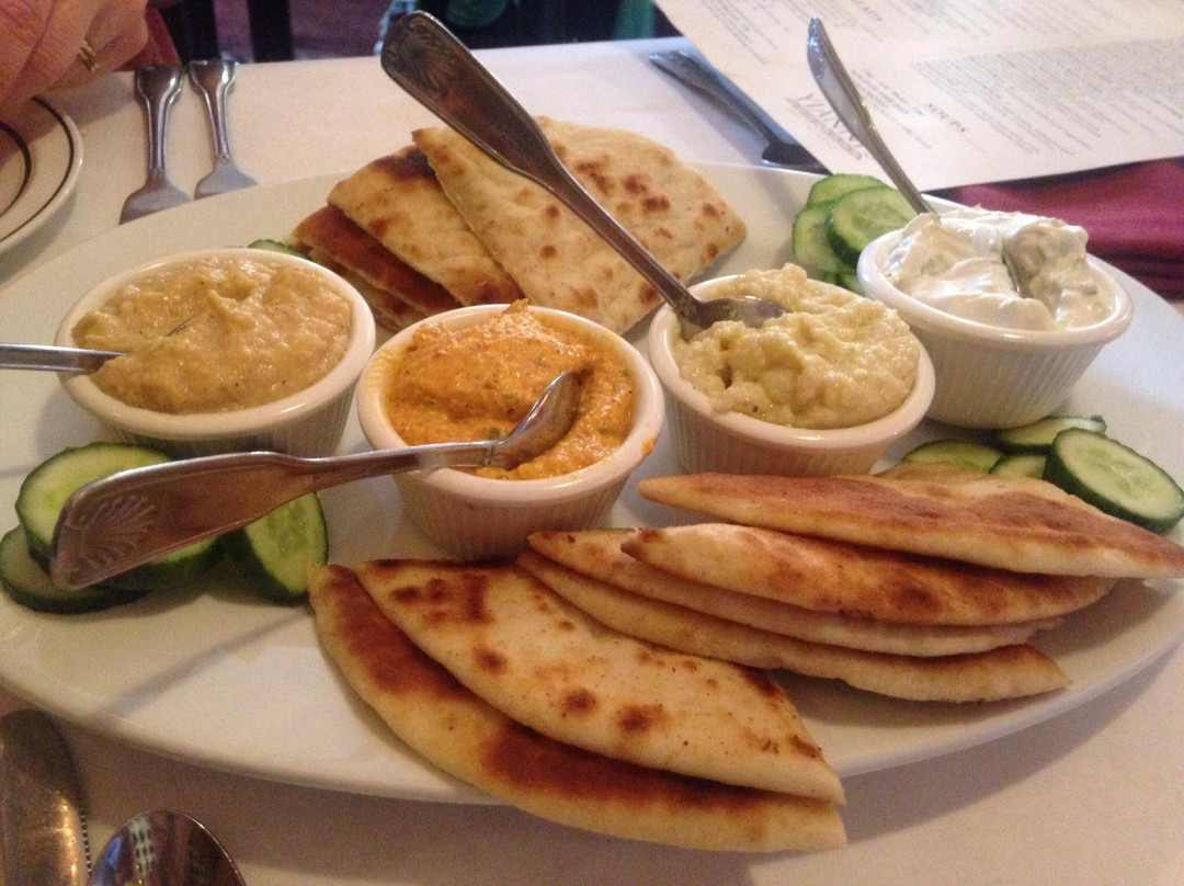 Yianni's Bar & Grill