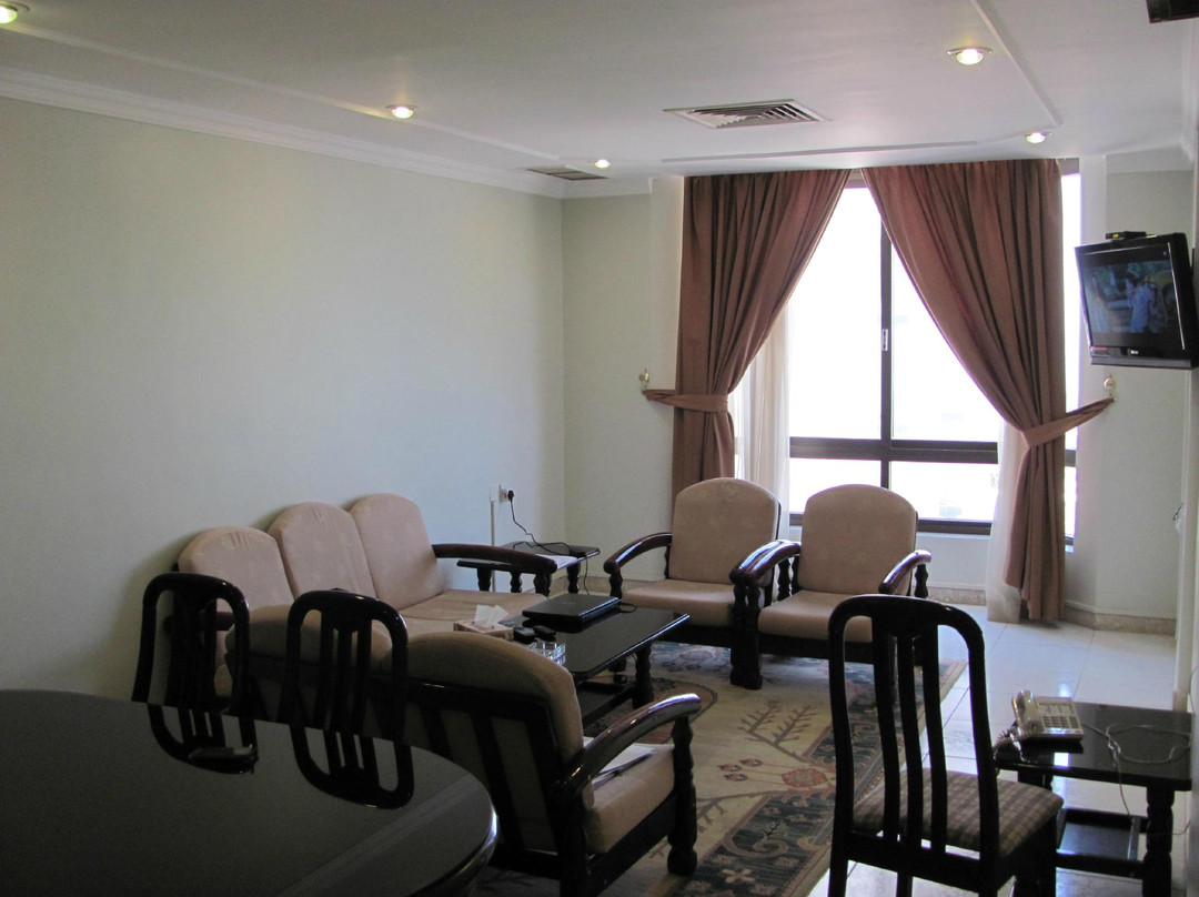 Bnied Al-Gar酒店住宿-Royal Suite Hotel