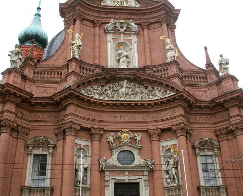 Neubaukirche-维尔茨堡必去景点