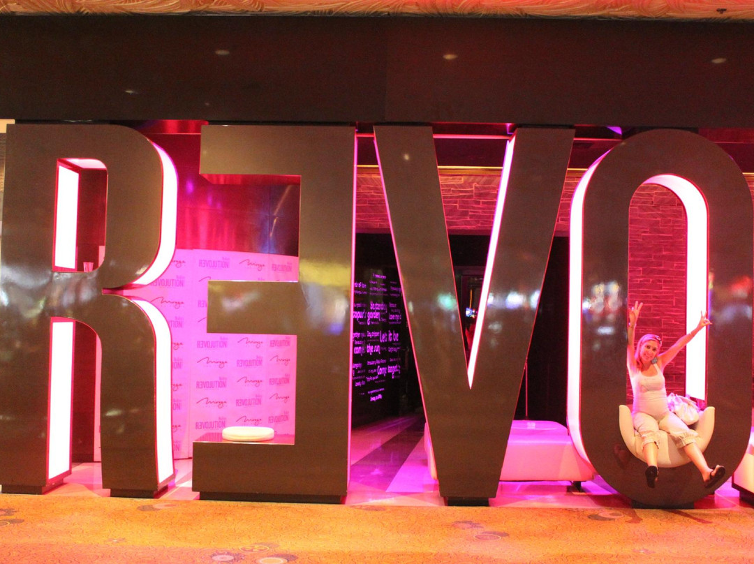 太阳马戏团剧目《爱》-拉斯维加斯必去景点