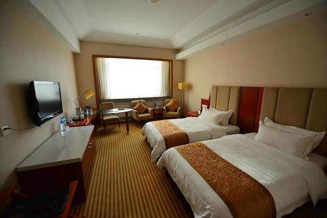 嘉峪关广场假日酒店主图