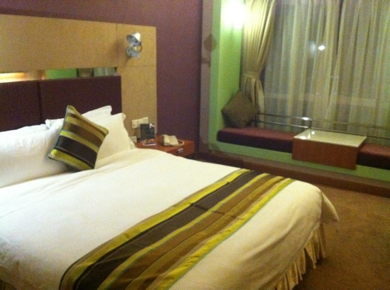 博林圣海伦酒店主图