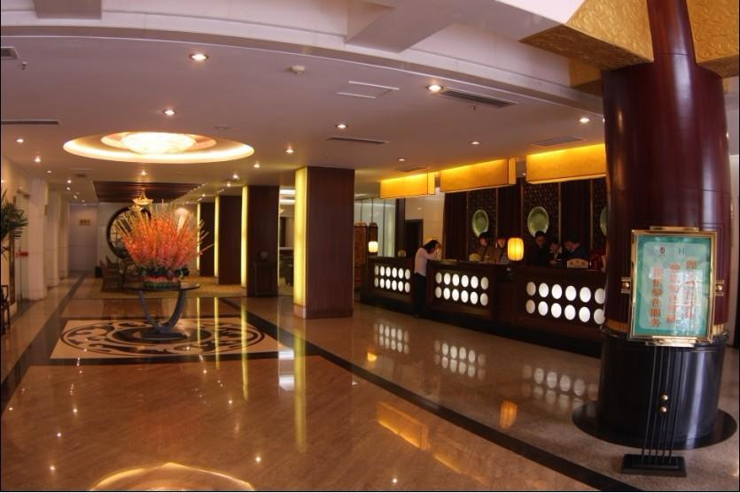 龙泉大酒店主图