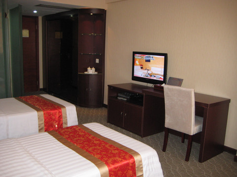 兴华宾馆(深圳华强北科学馆地铁站店)主图