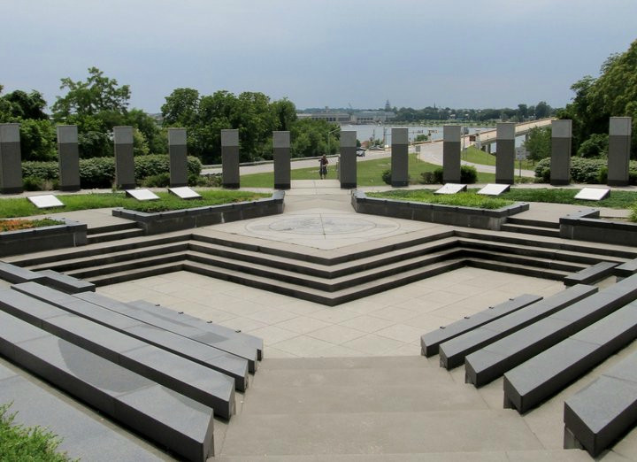 Maryland World War II Memorial-安纳波利斯必去景点