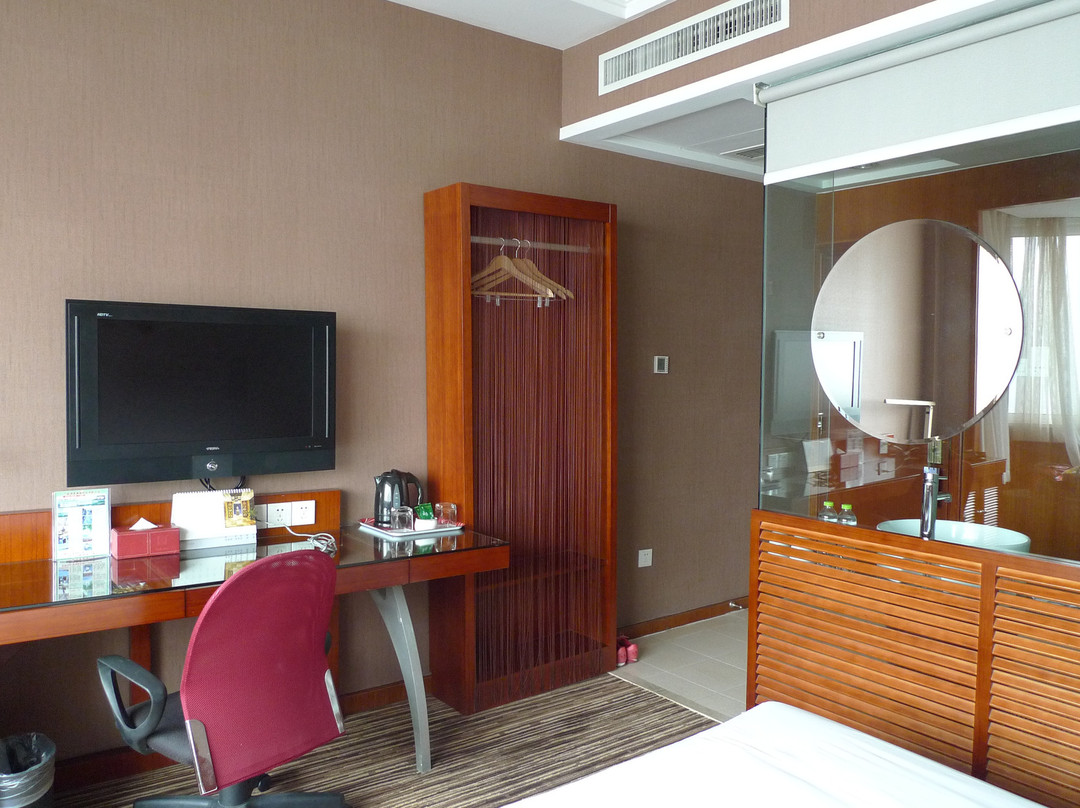 君亭湖滨酒店主图