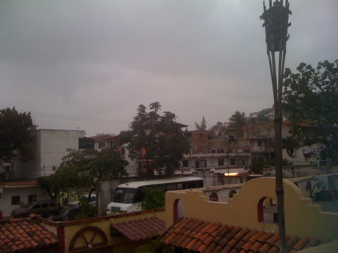 Twisted Palms Rooftop Lounge-瓦拉塔港必去景点