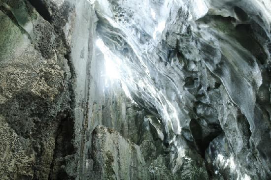 Cudugnon Cave-爱妮岛必去景点