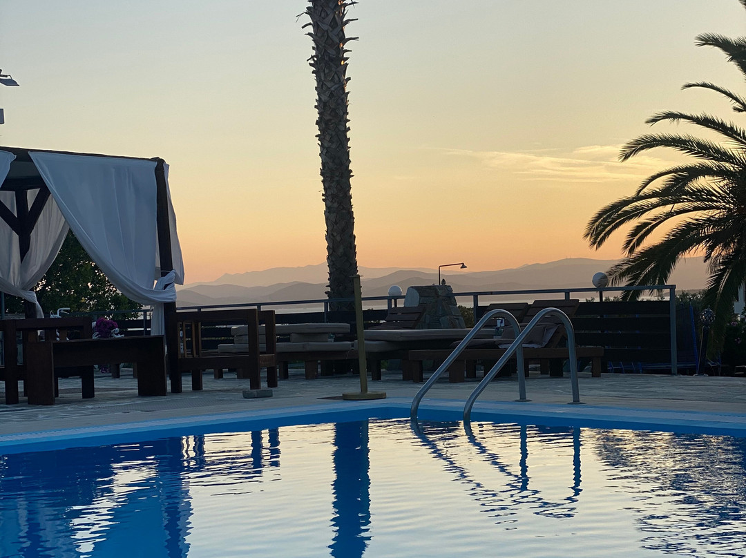 Saint George Hotel & Rooms主图