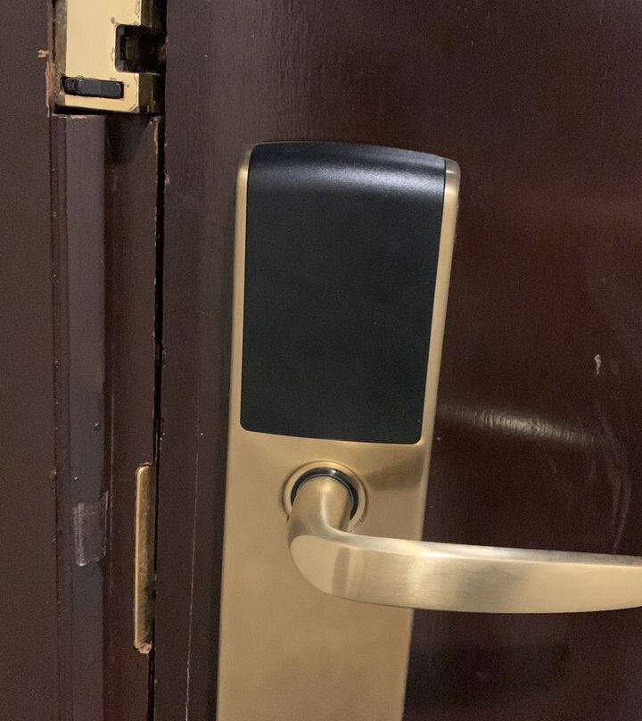 易思廷酒店主图