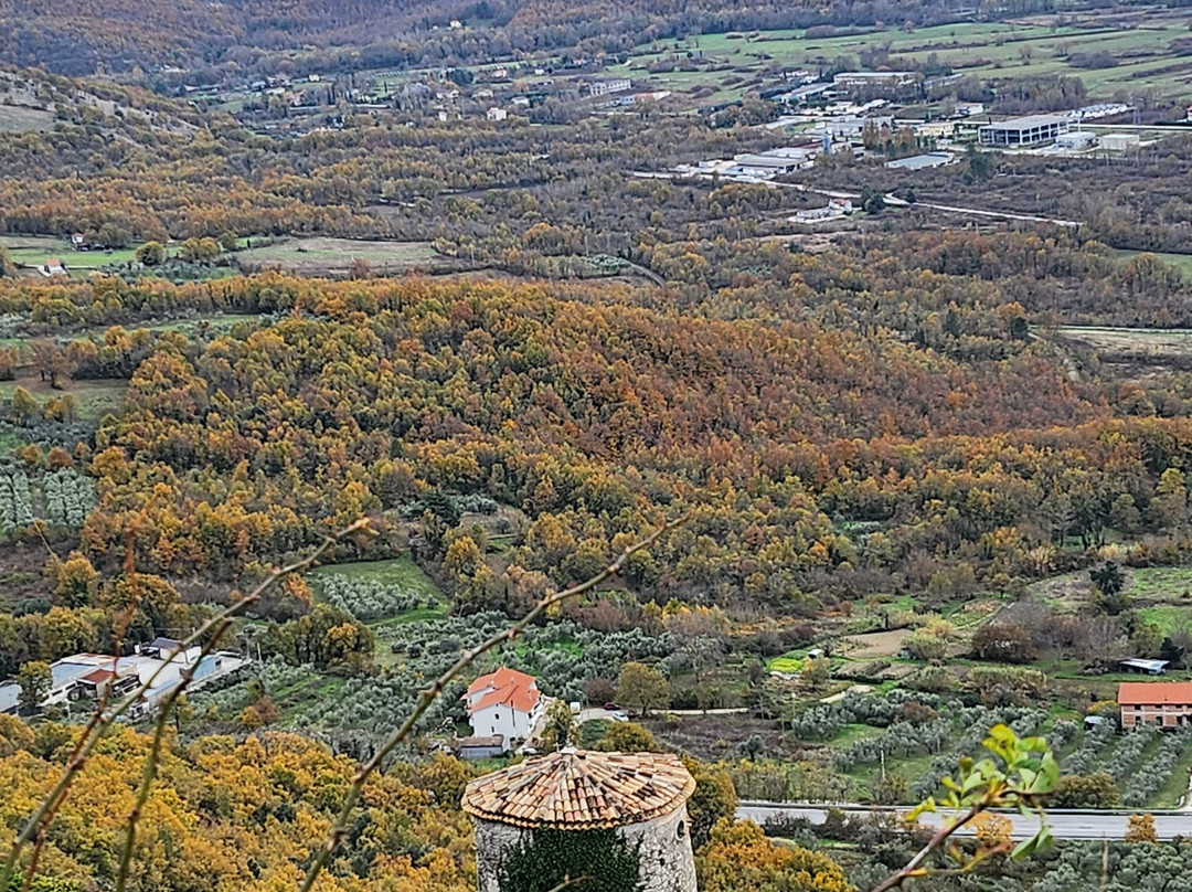 Borgo medievale di Pesche-Pesche必去景点