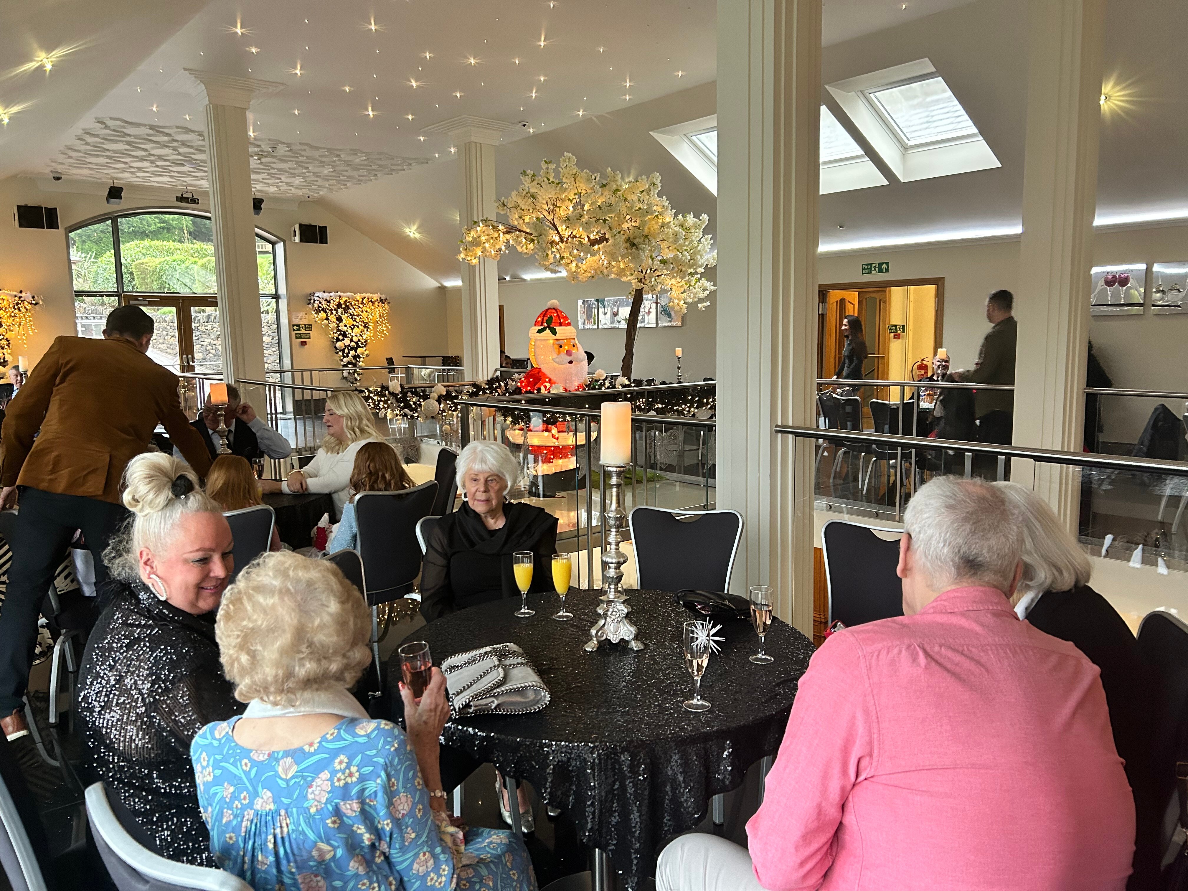Saddleworth Hotel-官方