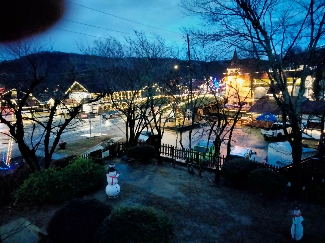 The Glassblowing Shop-海伦必去景点