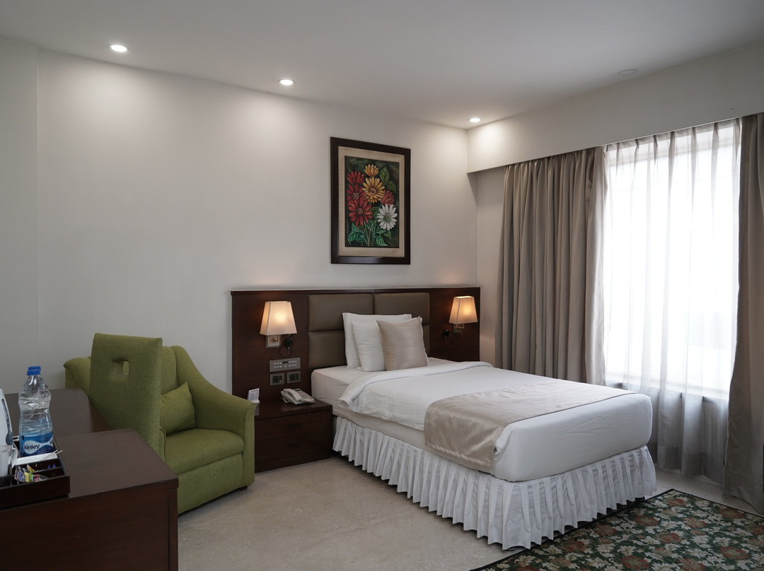 爱卡尔酒店主图