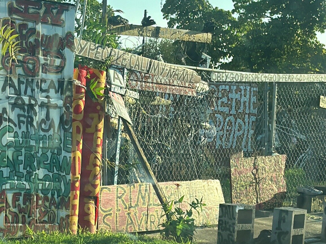 Joe Minter's African Village in America景点图片