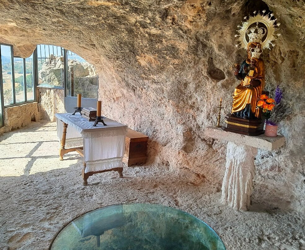 Iglesia de Santa Maria de la Pena景点图片