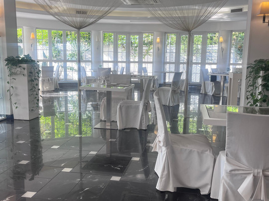 Regent Beach Hotel & Apartments主图