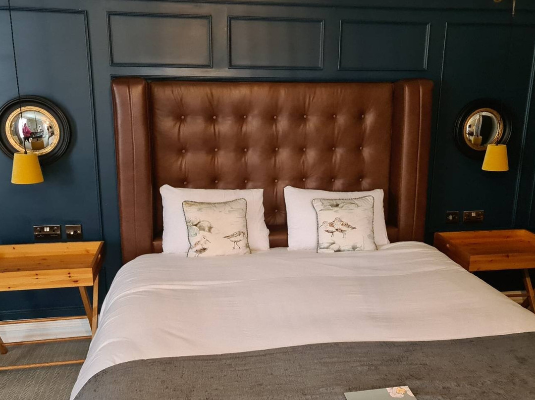 Riverside Inn Hotel主图
