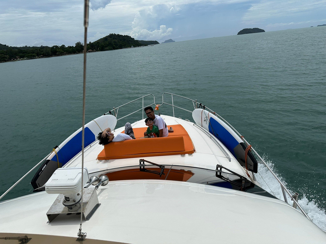 Phi Phi Island Boat Tours-大皮皮岛必去景点