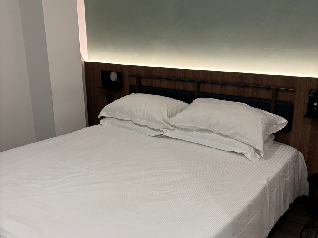 Moody Smart & Comfy Hotel