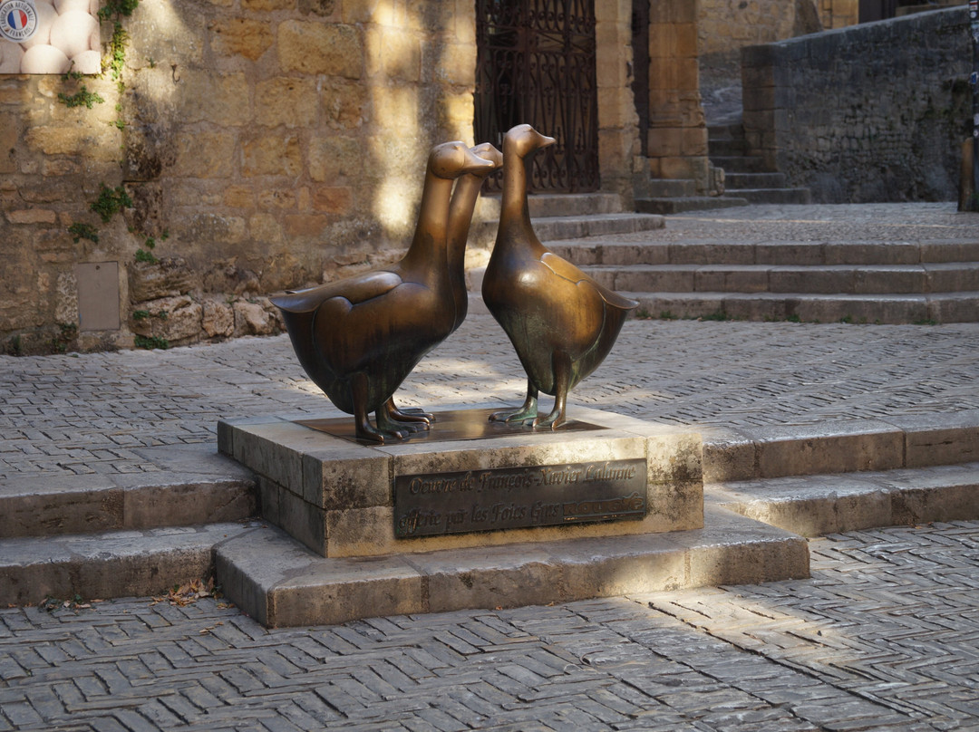 Statues des Trois Oies景点图片