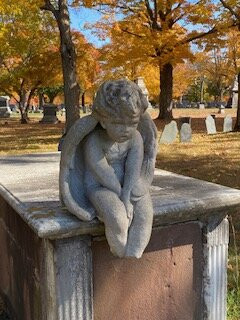 Pine Hill Cemetery景点图片