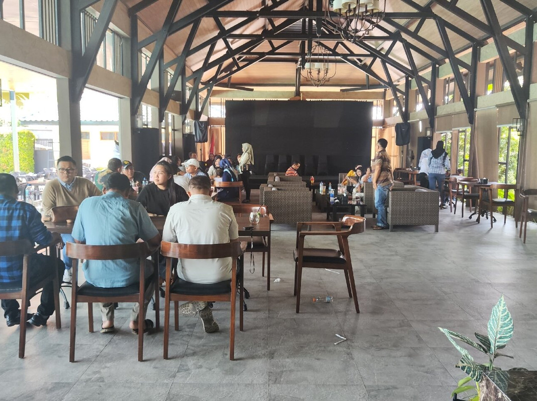 New Surya Hotel主图