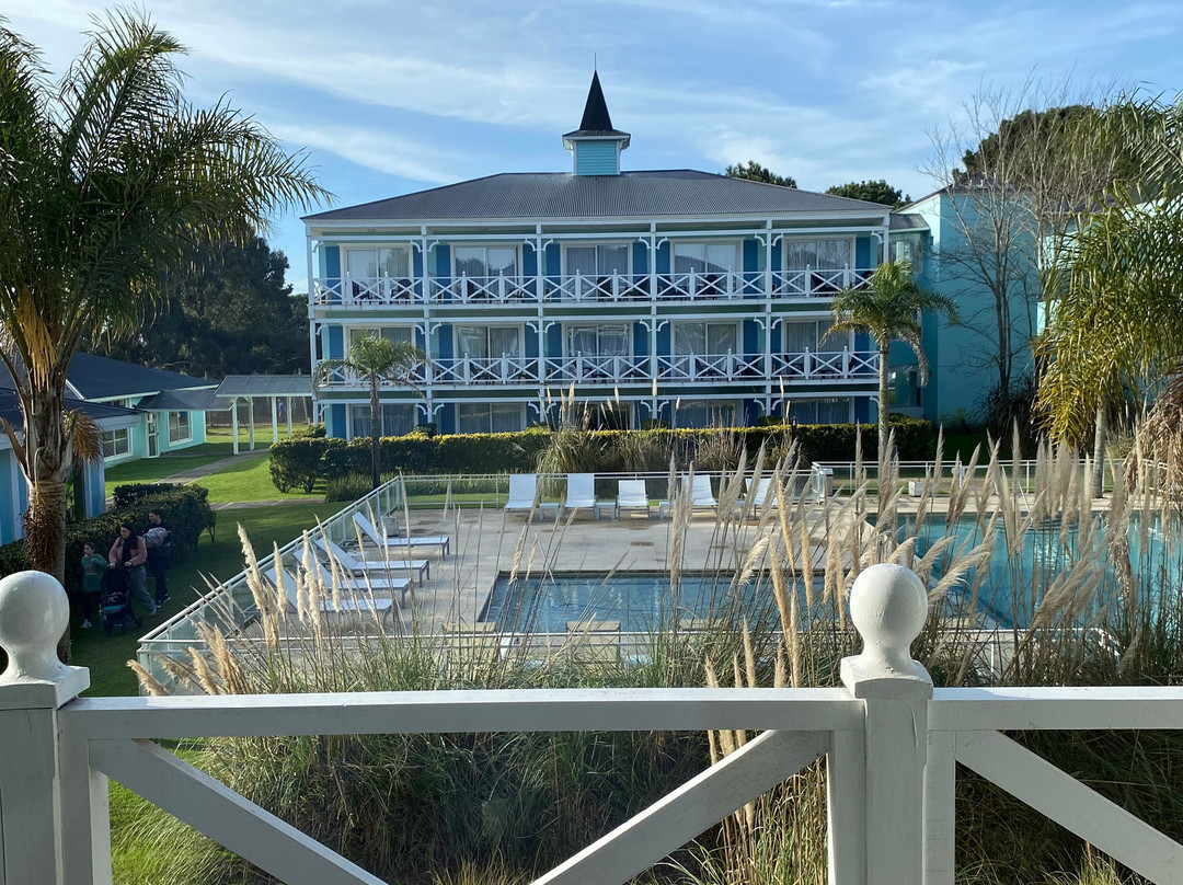 Howard Johnson Hotel and Convention Center Madariaga Carilo主图