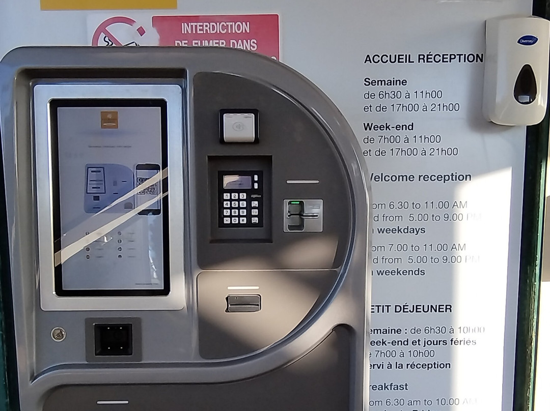 南拉罗谢尔 - 安格林斯普瑞米尔经典酒店主图