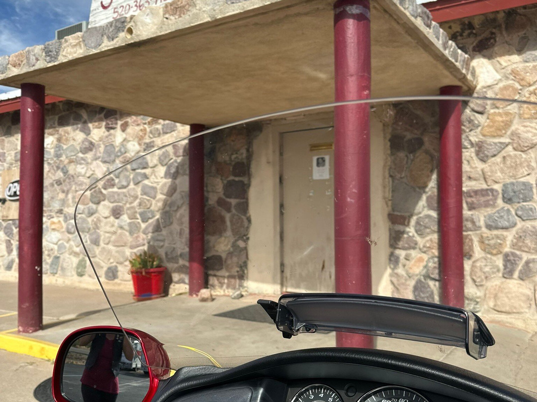 G.j. Restaurant Bar&grill