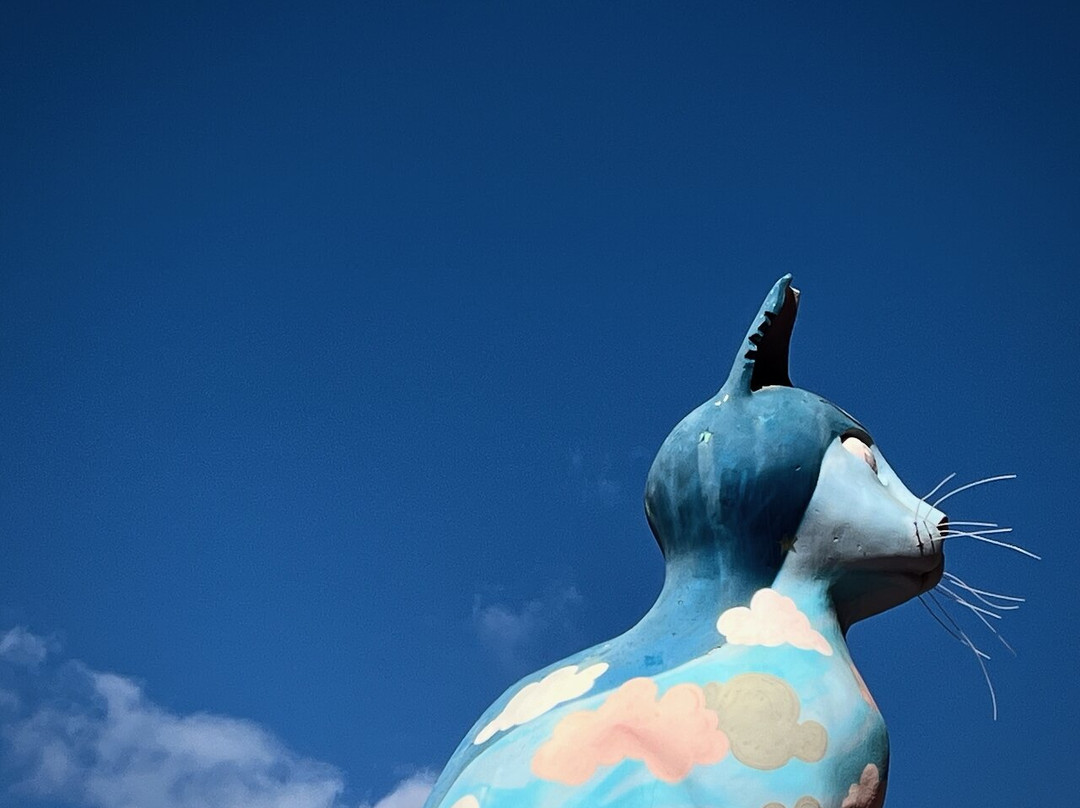 Cat Statue-斯利马必去景点