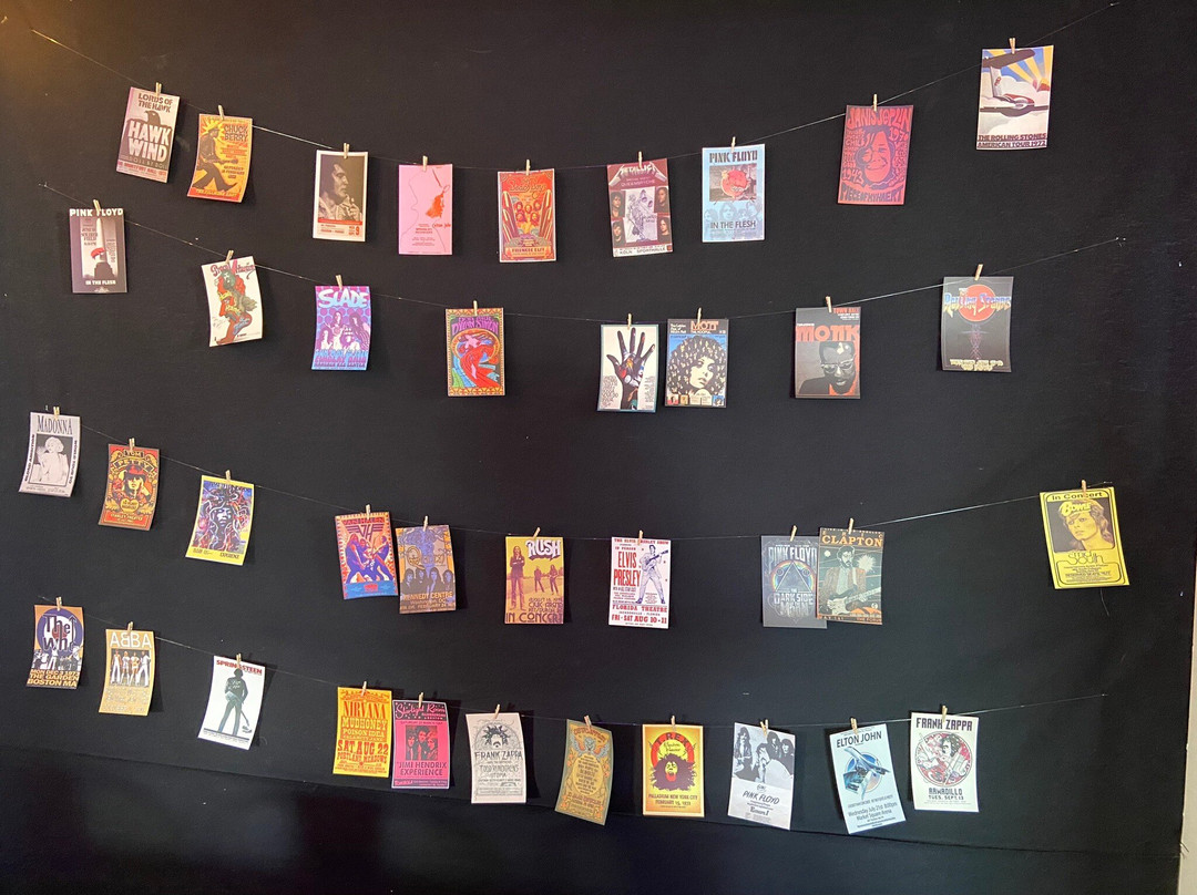 Lola's Modern Kitchen