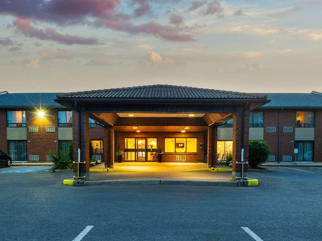 401高速公路康福特茵酒店