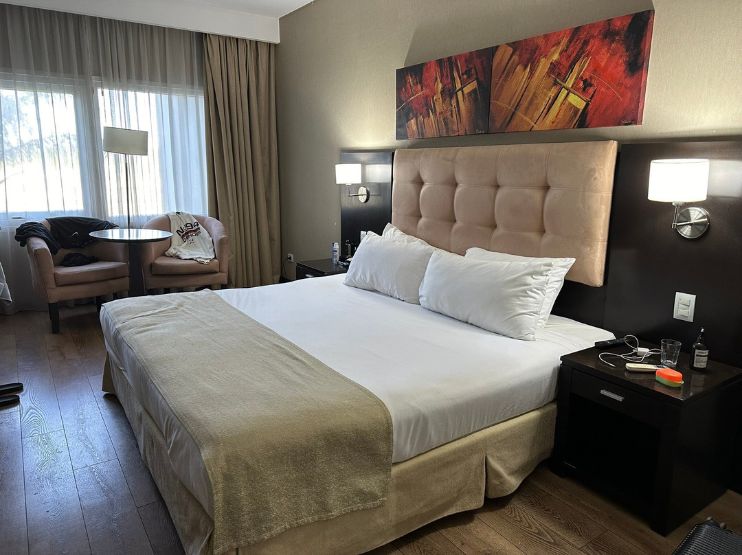 Howard Johnson Hotel & Convention Center Ezeiza主图