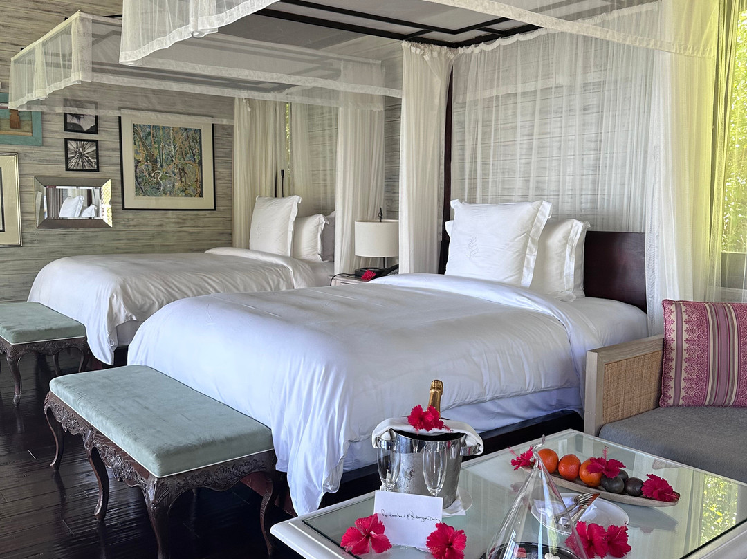 塞舌尔四季酒店主图