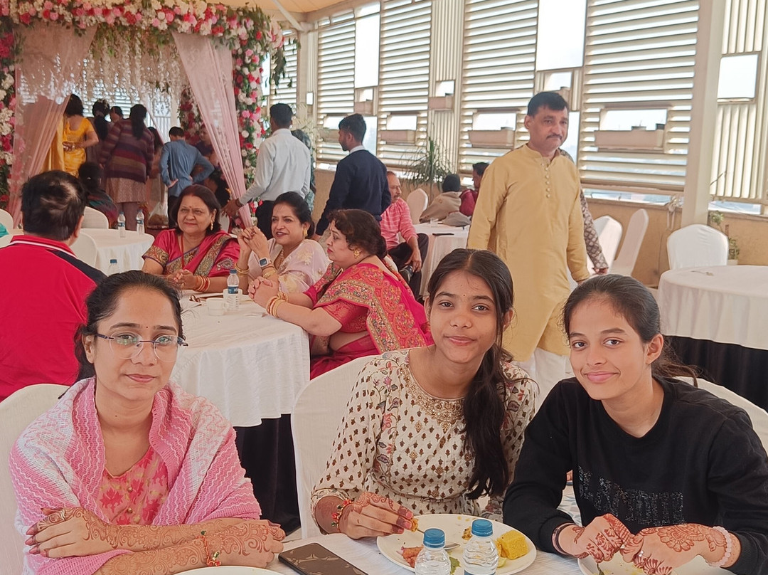 Express 11 Hotel & Banquets主图