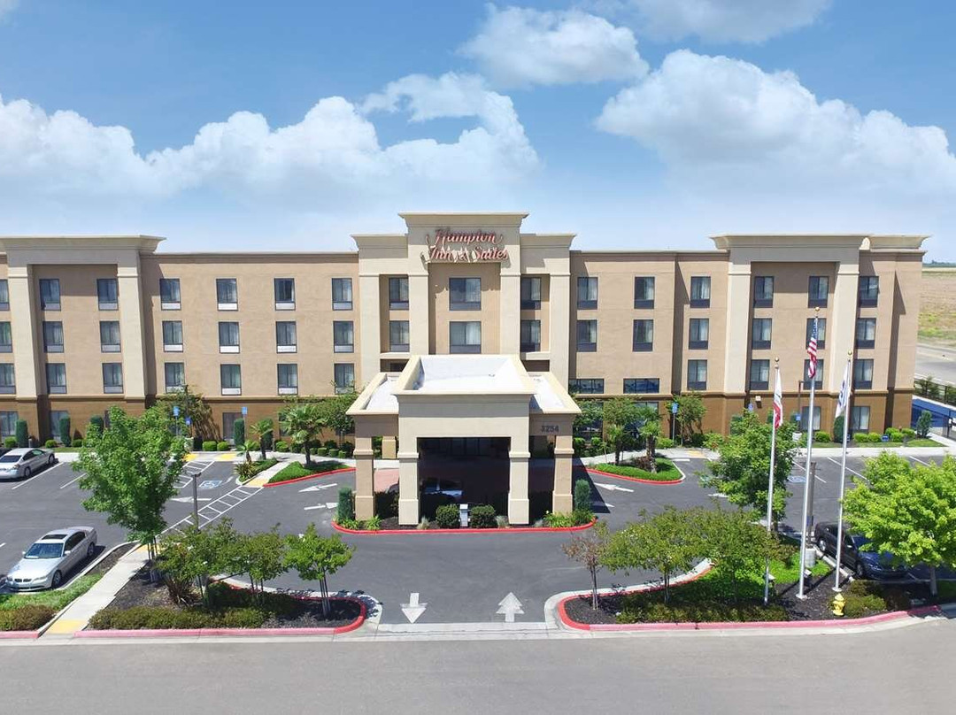 Hampton Inn & Suites Madera主图