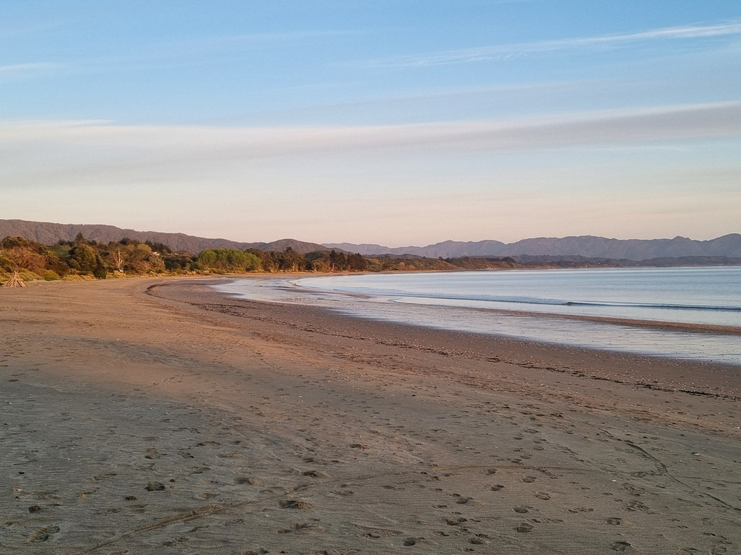 Patons Rock Beach Villas主图