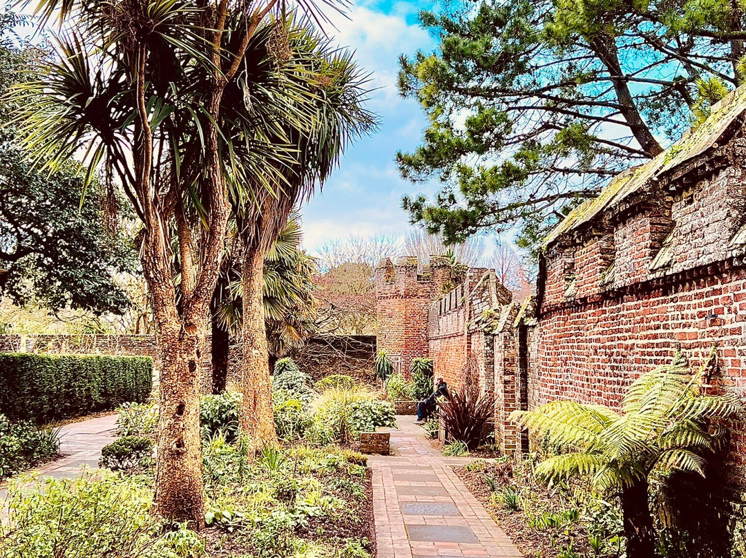 Bishop's Palace Gardens景点图片